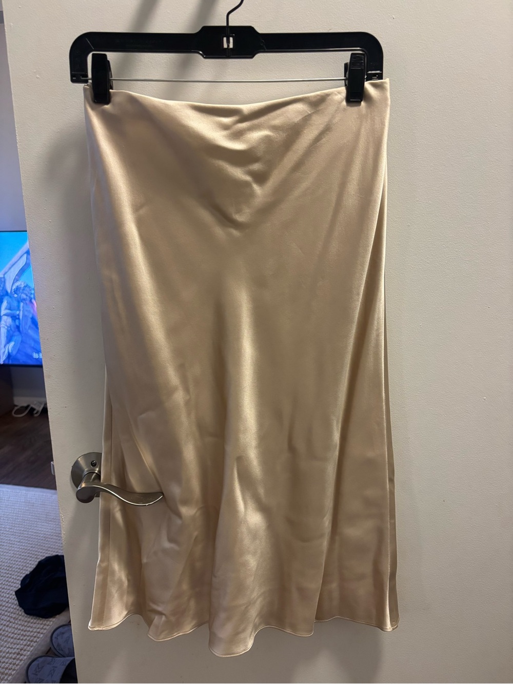 Reformation Almond Silk Set - Picture 8 of 9